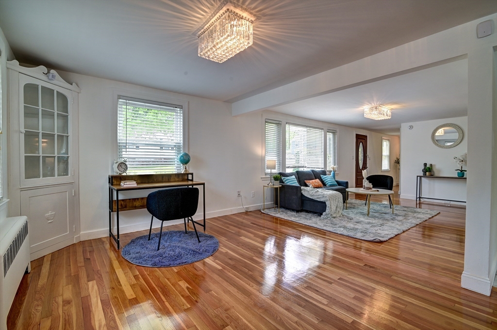 18 Bow St