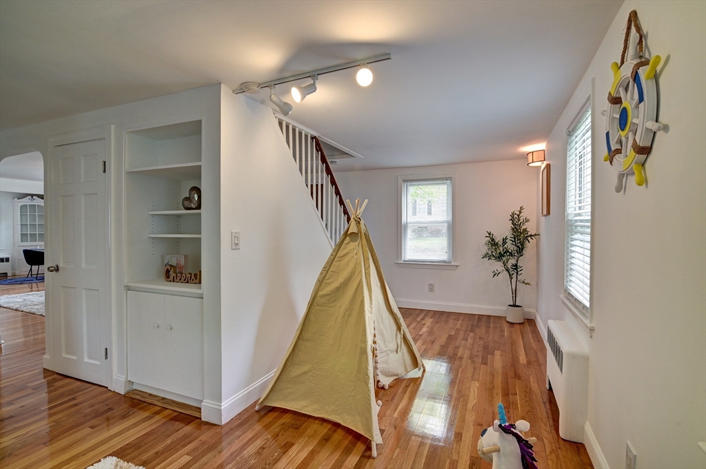 18 Bow St