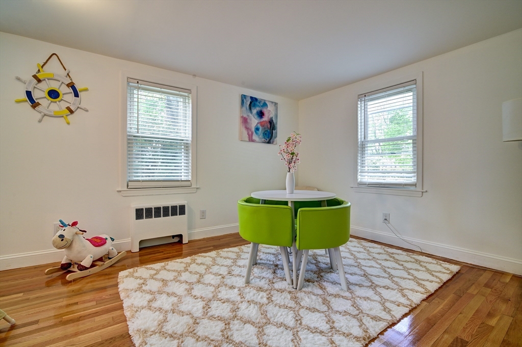 18 Bow St