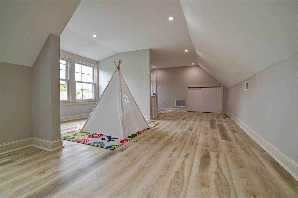 94 Merrymount Rd