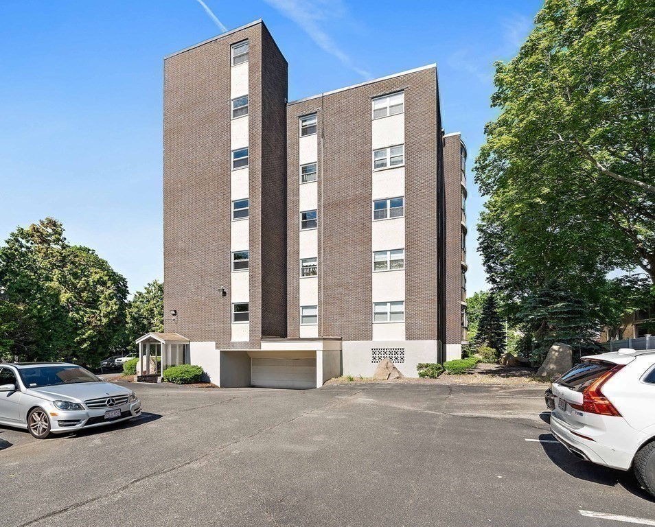 500 Willard St # 303