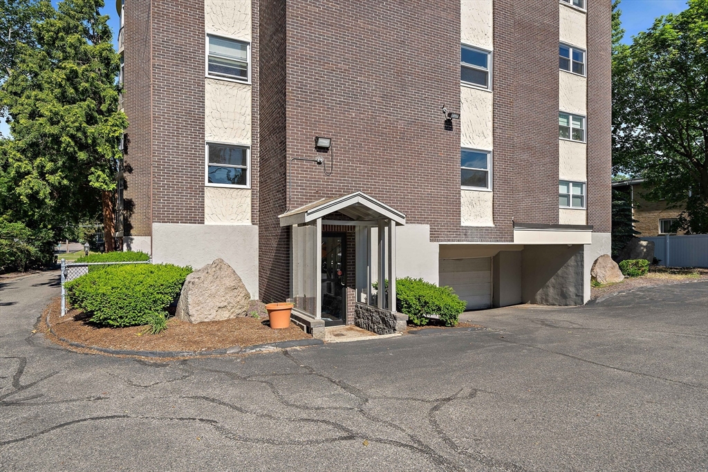 500 Willard St # 303