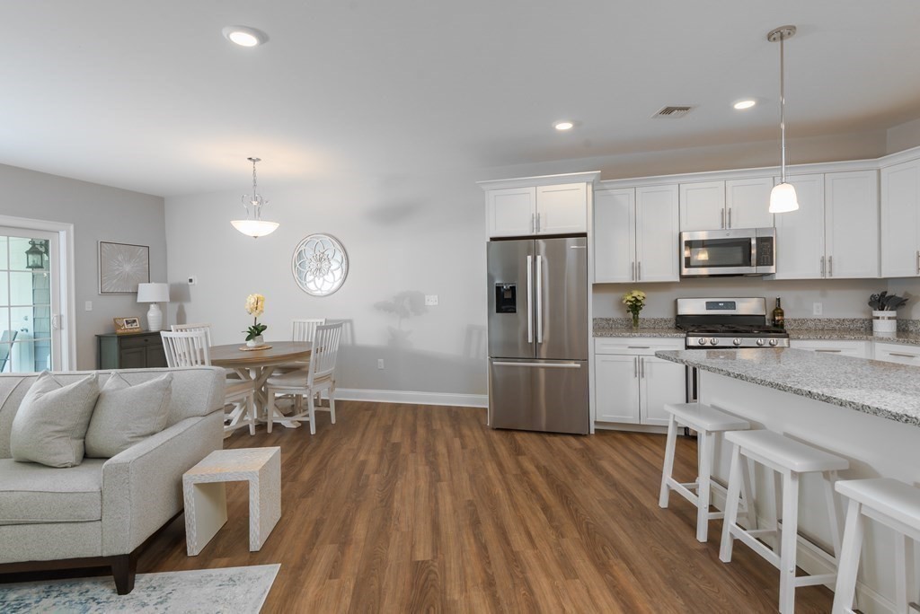 2 Longwood Ln # 306