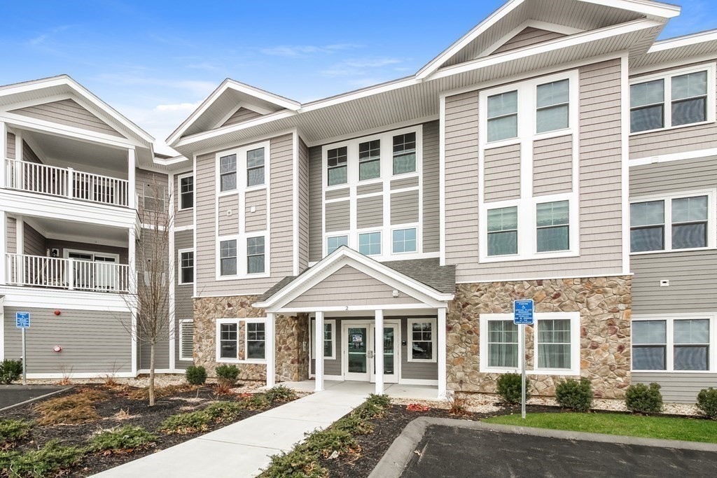 2 Longwood Ln # 306