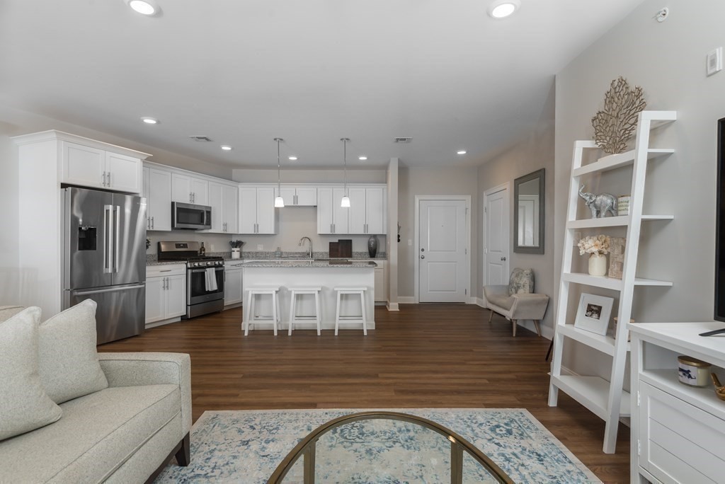 2 Longwood Ln # 306
