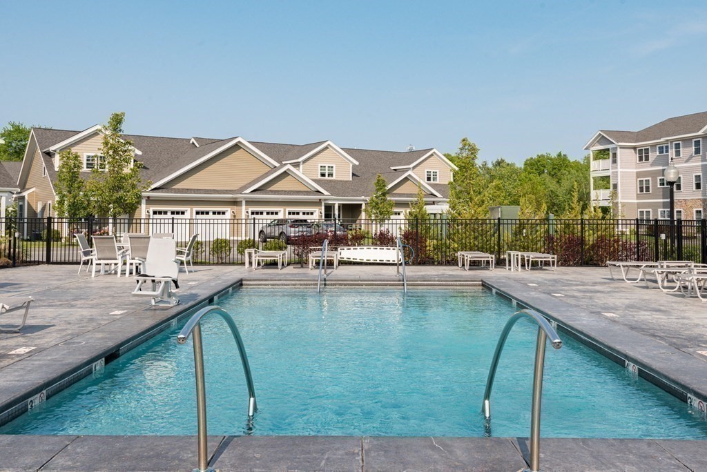 2 Longwood Ln # 306