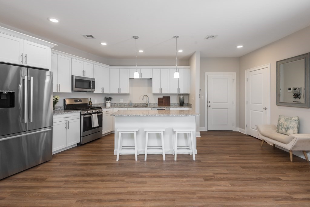 2 Longwood Ln # 306