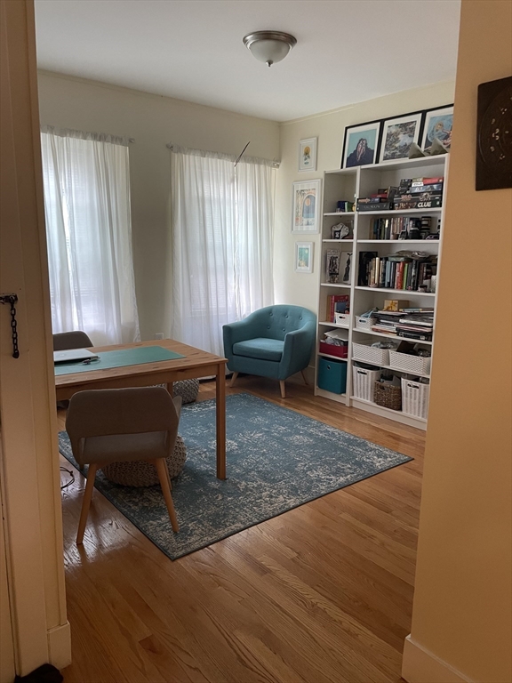 242 Presidents Lane Unit: 1FL