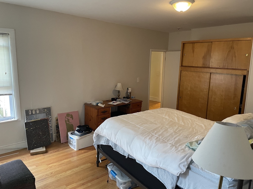 242 Presidents Lane Unit: 1FL