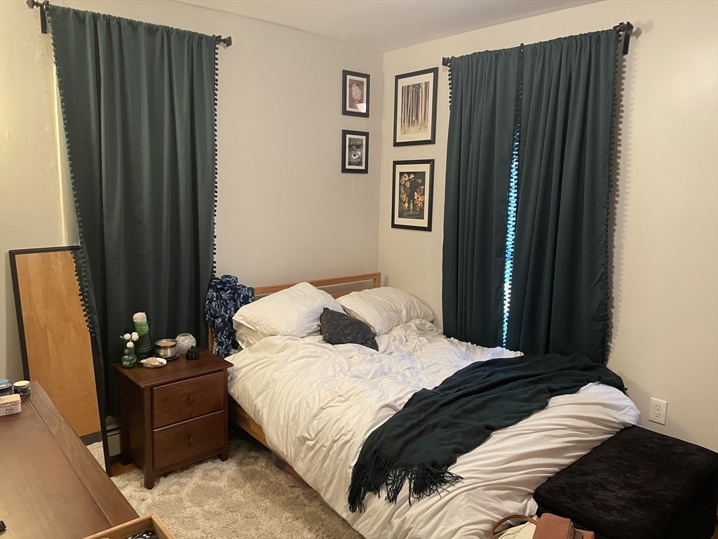 242 Presidents Lane Unit: 1FL