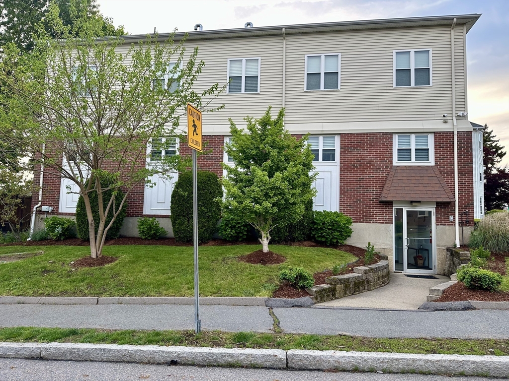 909 Hancock St # 2