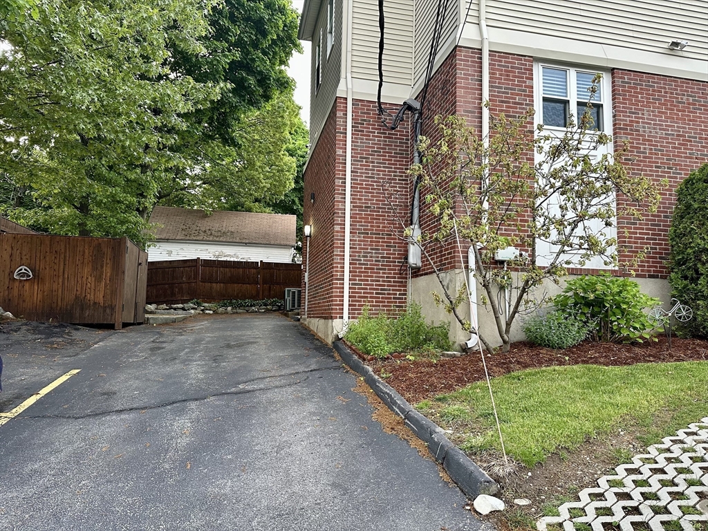 909 Hancock St # 2