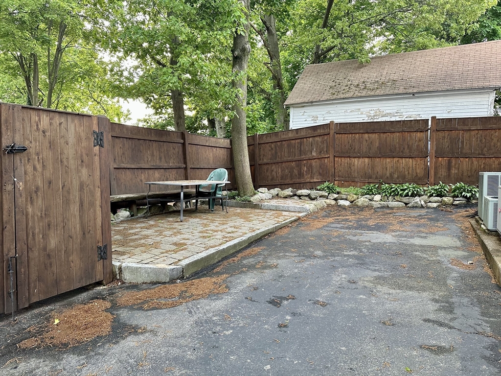 909 Hancock St # 2