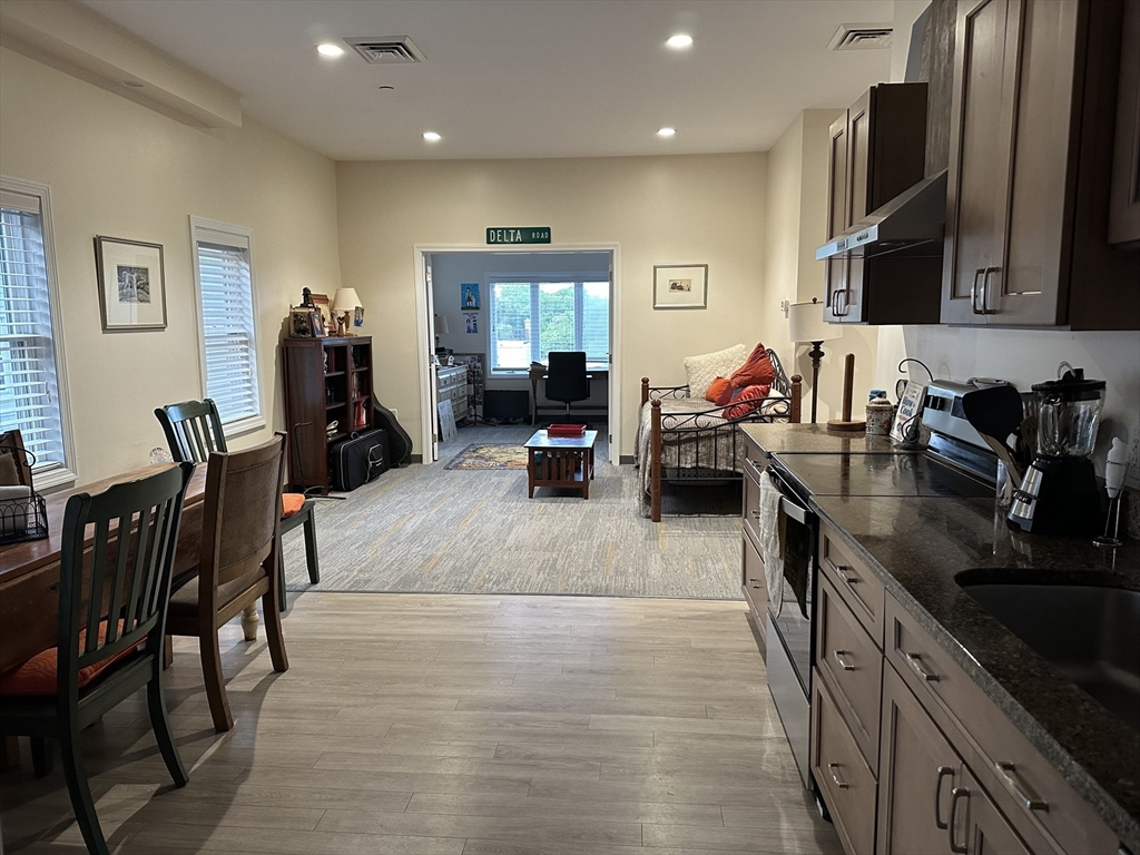 909 Hancock St # 2