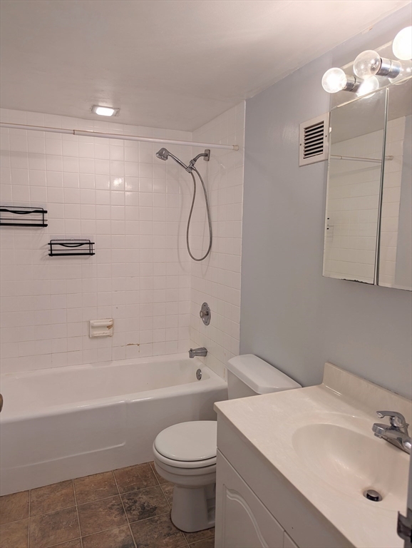 175 Quincy Shore Drive Unit: B43