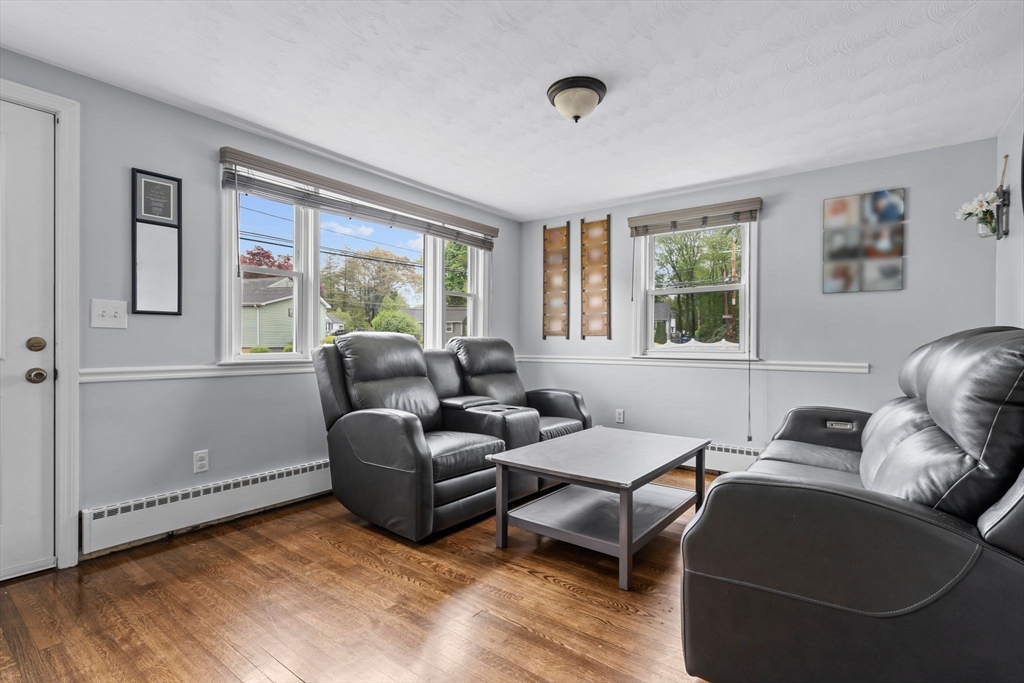 18 Collins Rd