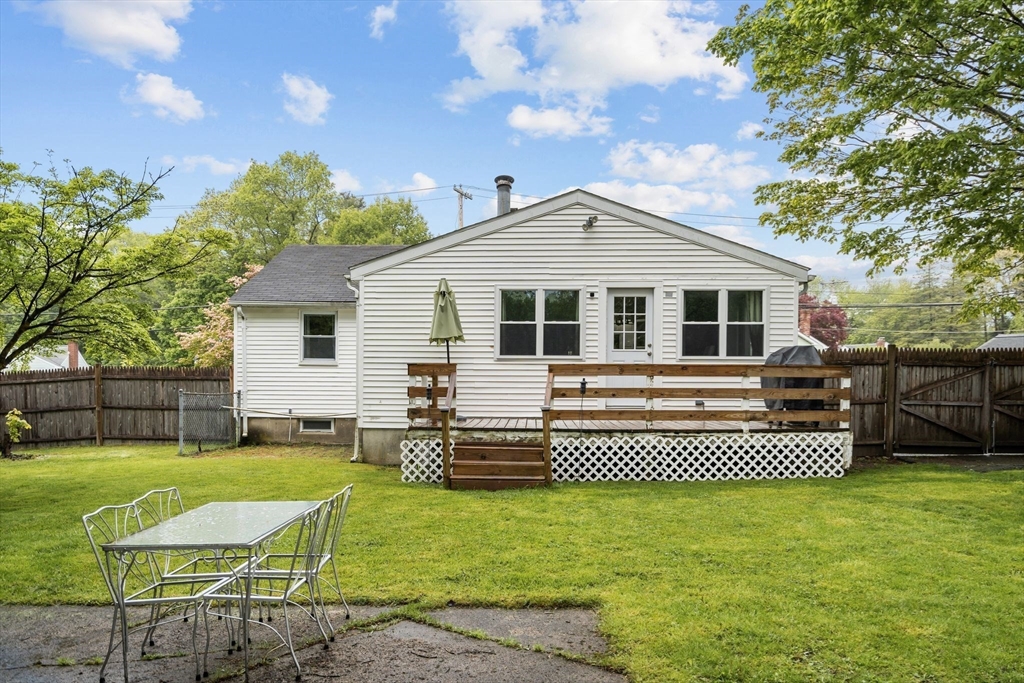 18 Collins Rd