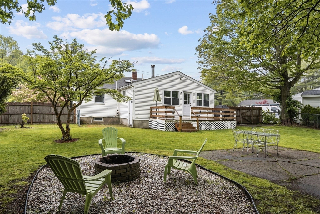 18 Collins Rd