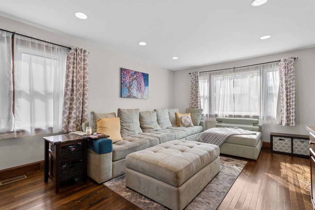 10 Weybosset St