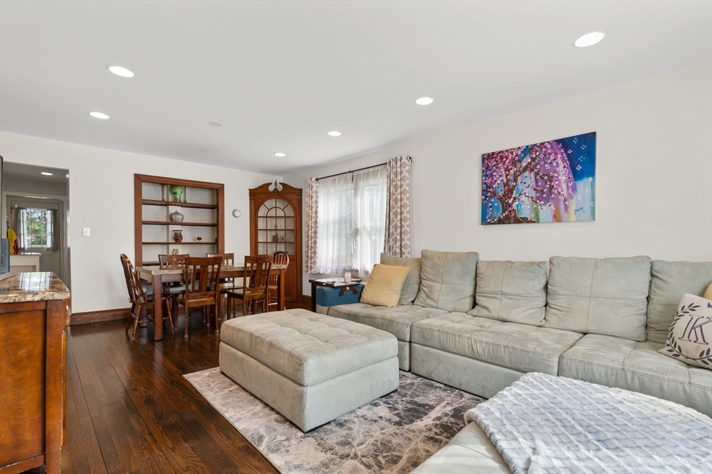10 Weybosset St