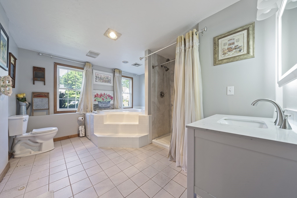 17 Edward Dr