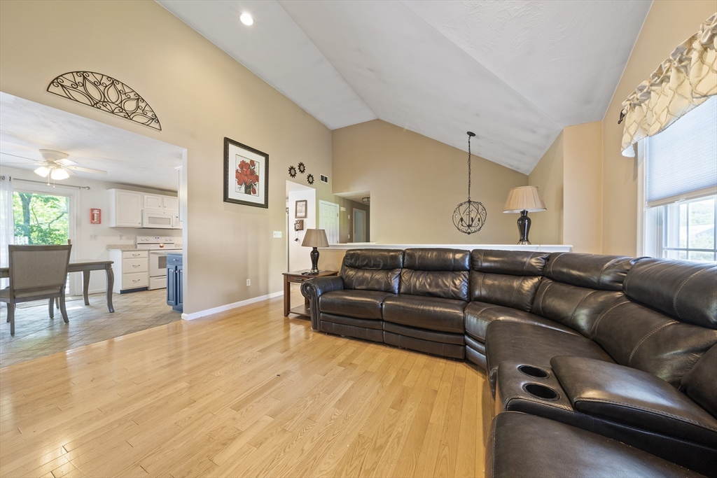 17 Edward Dr