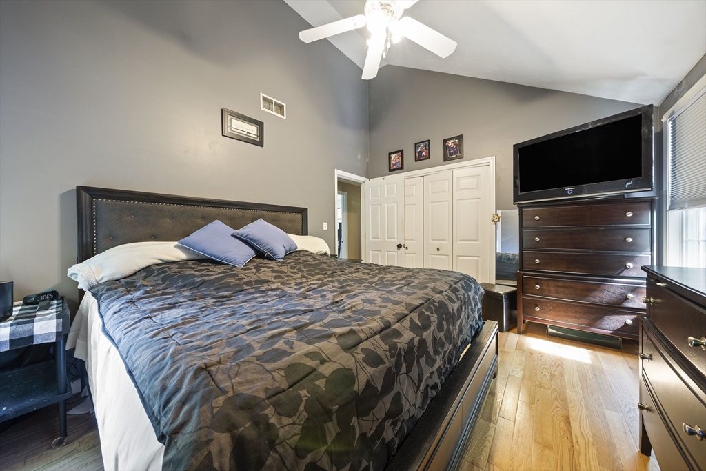 17 Edward Dr