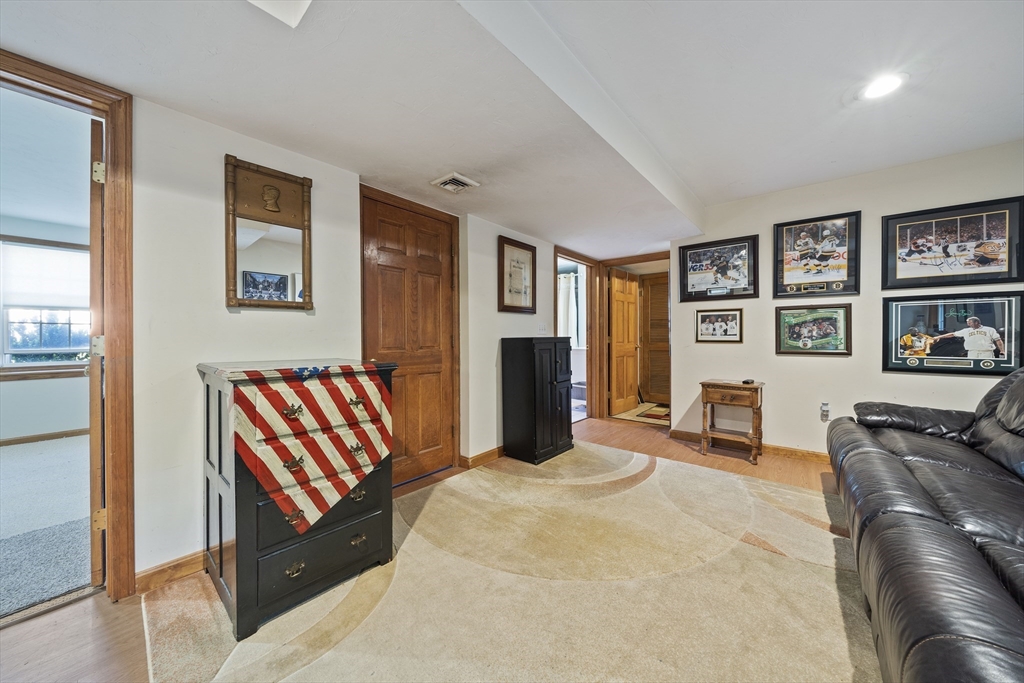 17 Edward Dr
