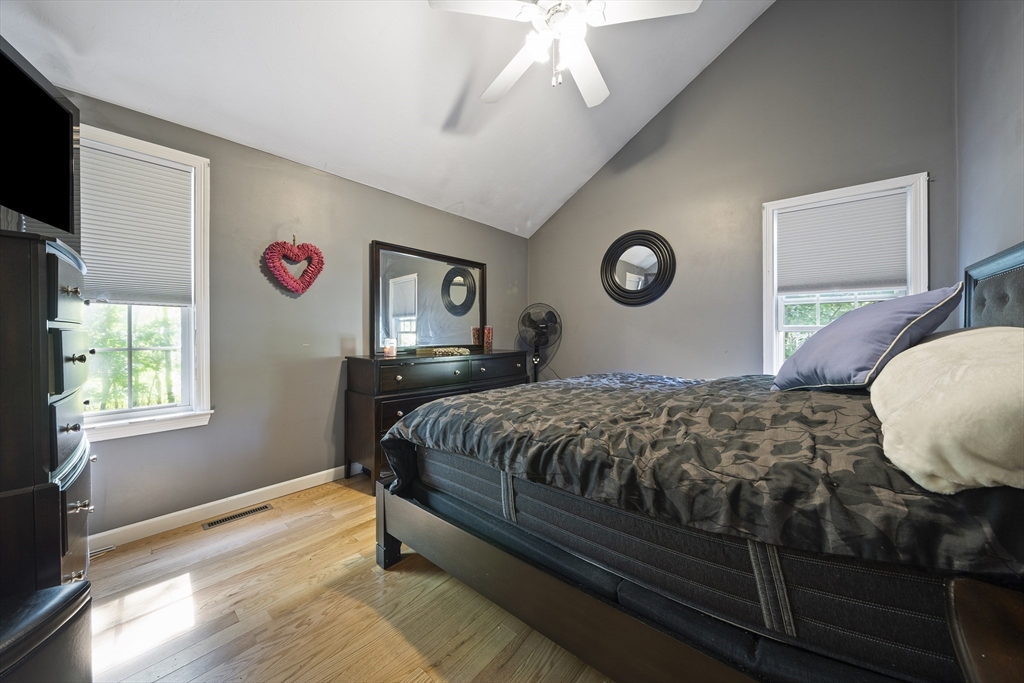 17 Edward Dr