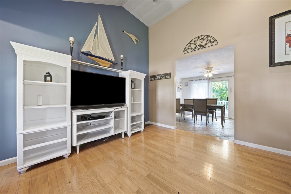 17 Edward Dr