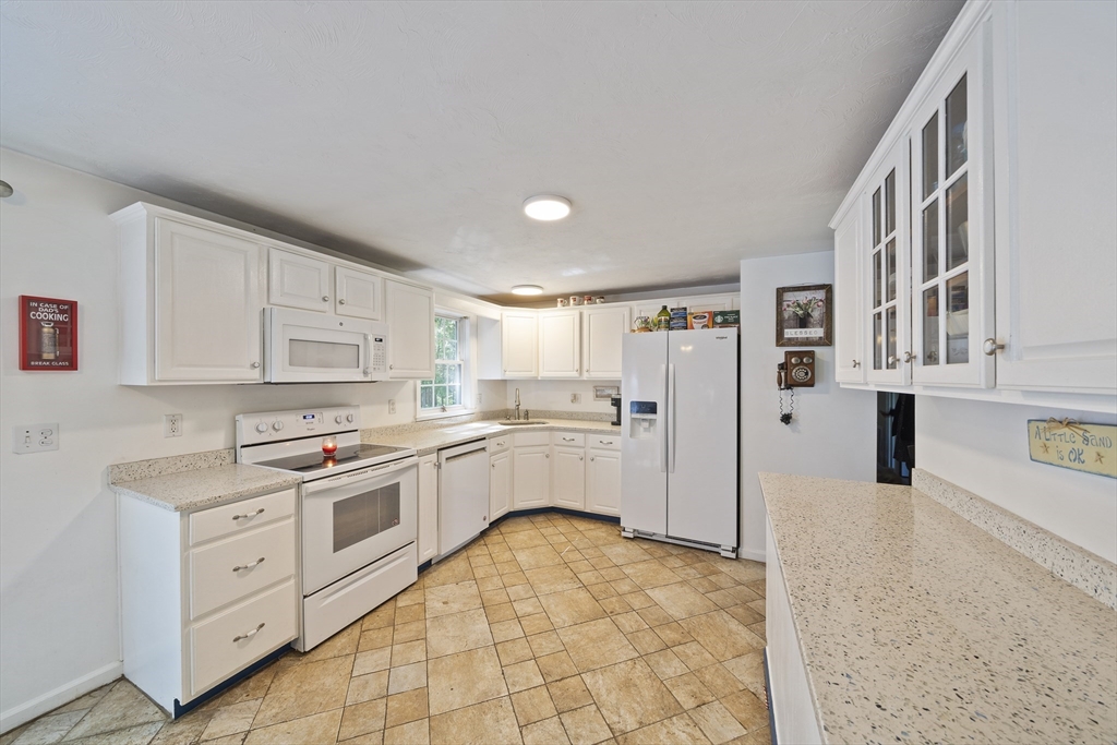 17 Edward Dr