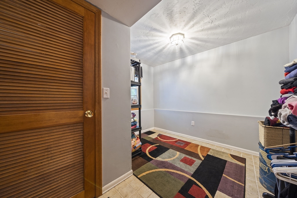 17 Edward Dr