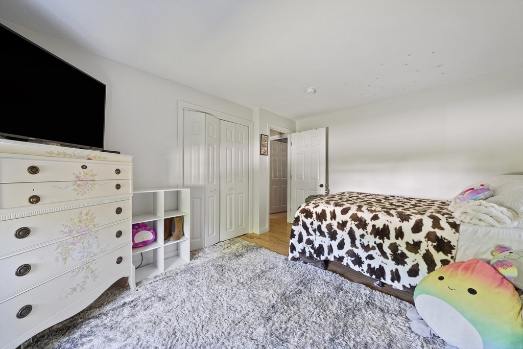 17 Edward Dr