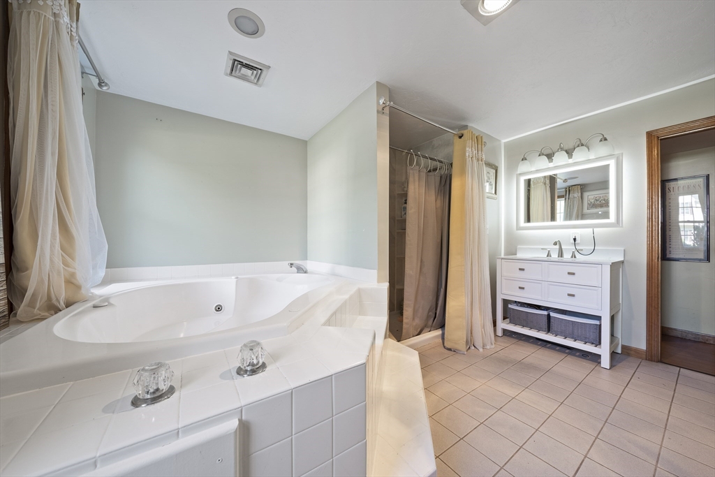 17 Edward Dr