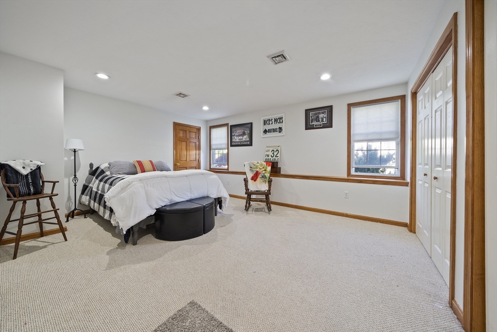 17 Edward Dr