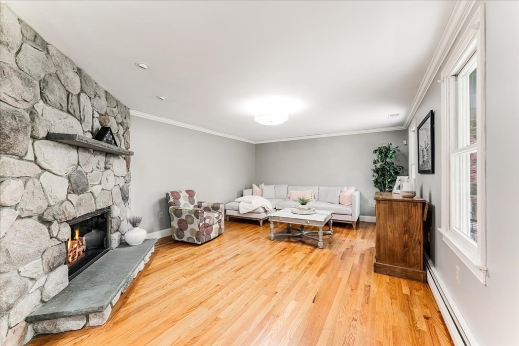 537 High St