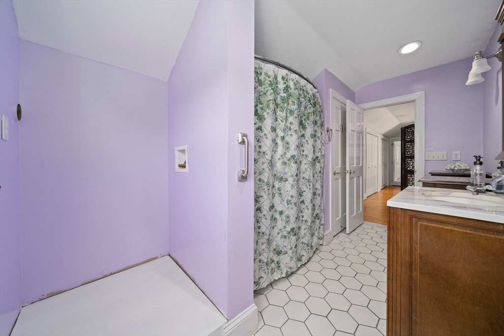 233 Pleasant St