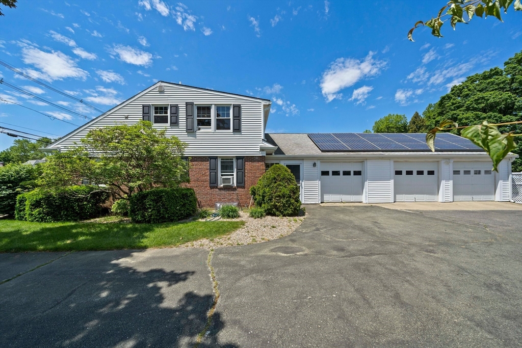 233 Pleasant St