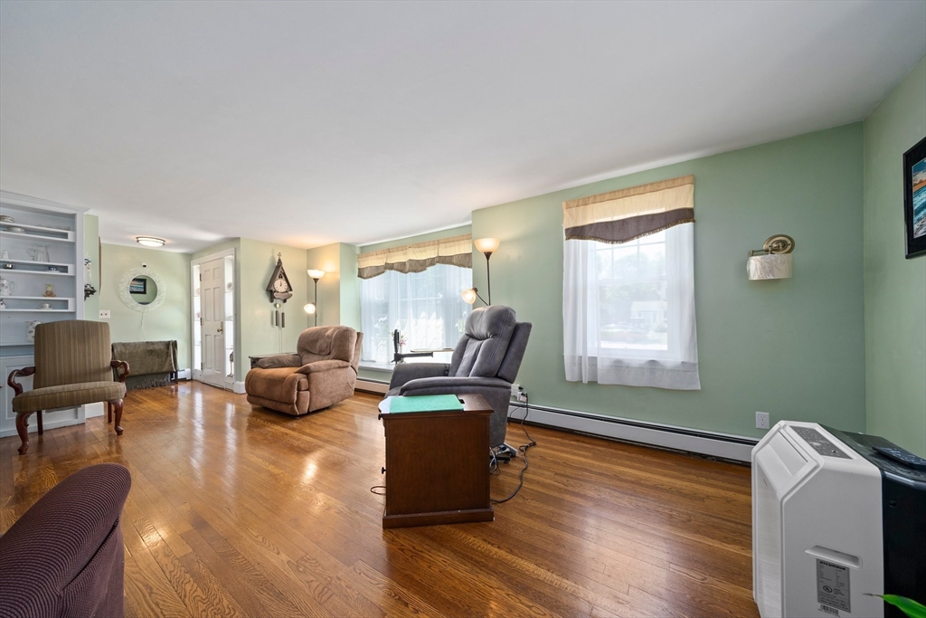 233 Pleasant St