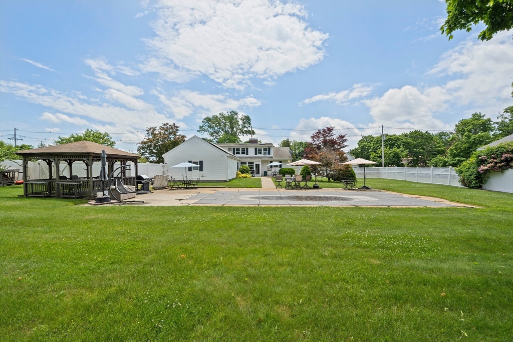 233 Pleasant St