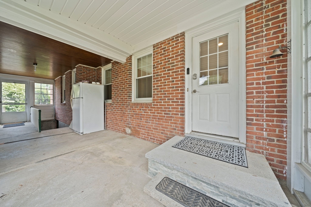 233 Pleasant St