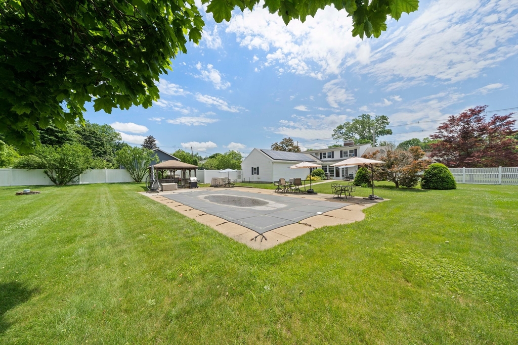 233 Pleasant St