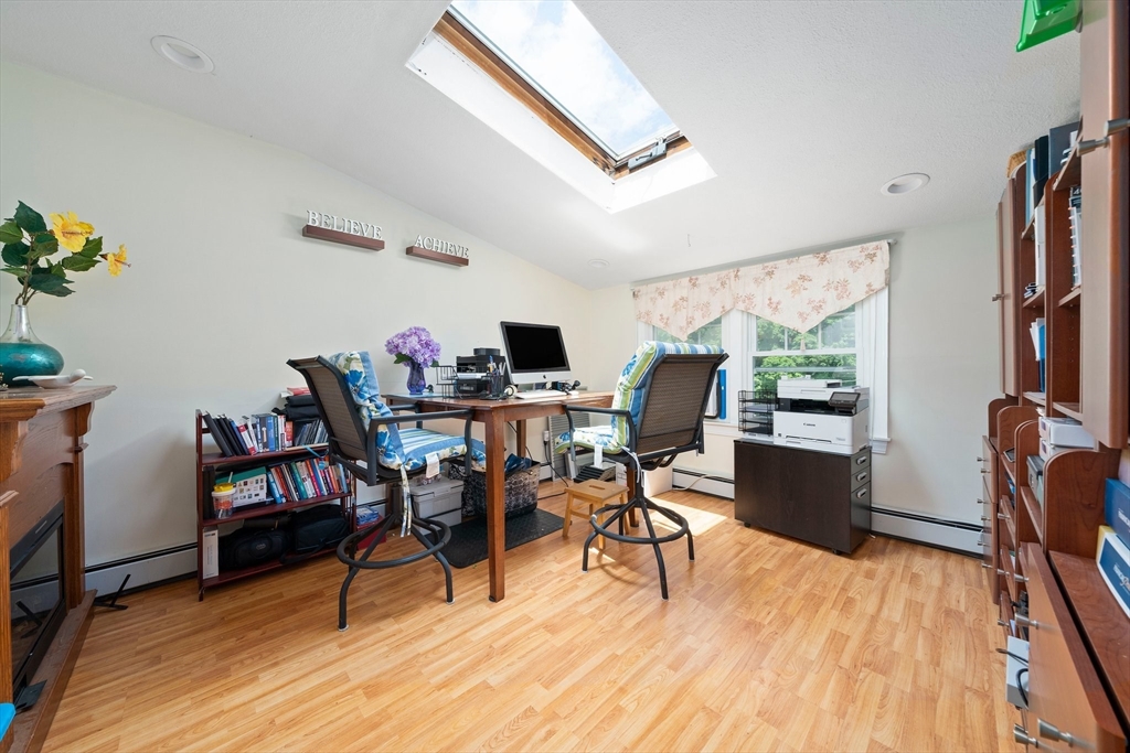 233 Pleasant St