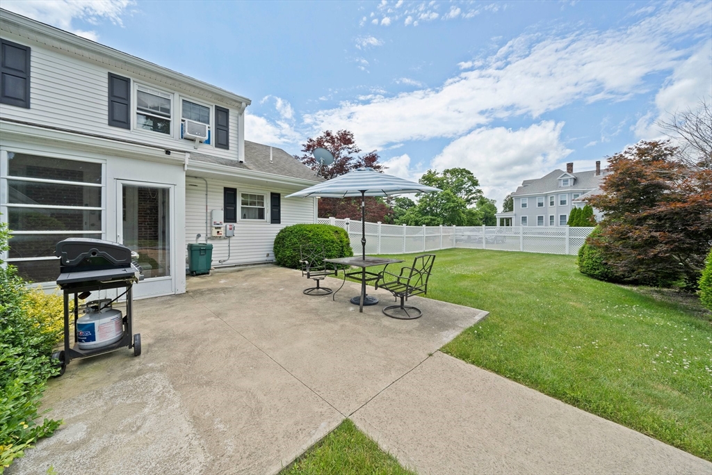233 Pleasant St