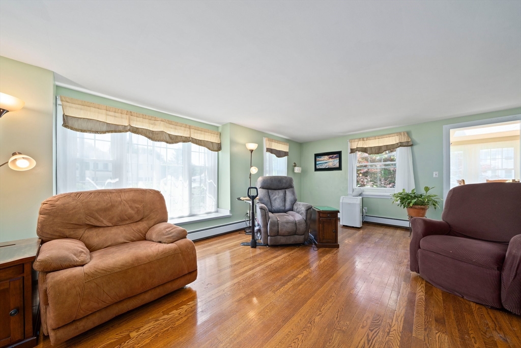233 Pleasant St