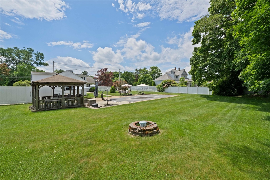 233 Pleasant St