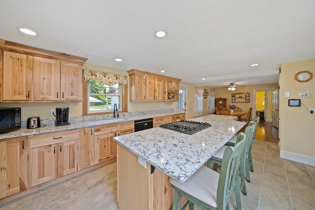 233 Pleasant St