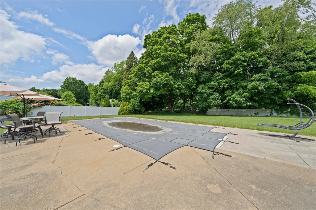 233 Pleasant St