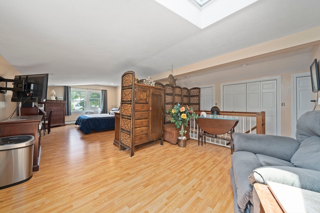 233 Pleasant St