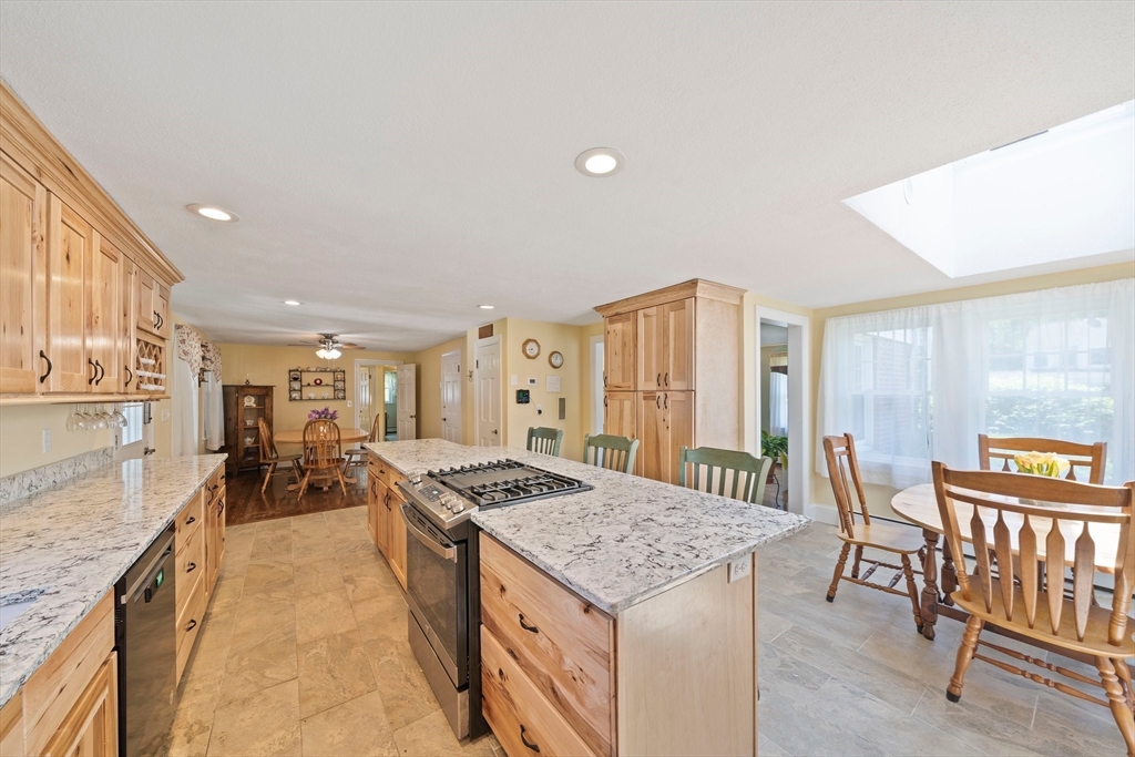 233 Pleasant St
